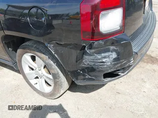 2016 Jeep Compass Sport with VIN 1C4NJCBA2GD641289, listed as a IAAI auction lot 42212542 with 121,447 mi miles and . Bid and sale history available at DreamBid. Image 6.