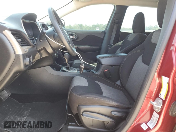 2015 Jeep Cherokee Sport с VIN 1C4PJLAB4FW531978, выставлен на аукционе Copart как лот 46999054 с пробегом 148 531 миль миль и Списание • Salvage title. История ставок и продаж доступна на DreamBid. Изображение 7.