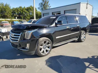 2020 Cadillac Escalade ESV Luxury z VIN 1GYS3HKJ2LR149007, wystawiony jako Copart lot #83043774 z przebiegiem 130 707 mil mil oraz Szkoda całkowita • Salvage title. Historia ofert i sprzedaży dostępna na DreamBid. Obrazek 1.