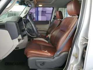 2006 Jeep Commander Limited z VIN 1J8HG58296C124107, wystawiony jako Copart lot #64337275 z przebiegiem 202 876 mil mil oraz Szkoda całkowita • Salvage title. Historia ofert i sprzedaży dostępna na DreamBid. Obrazek 7.
