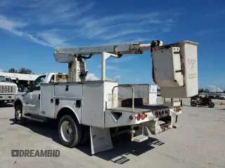 2003 Ford F-450 with VIN 1FDXF47P43EC43305, listed as a Copart auction lot 77823294 with 204,810 mi miles and Clean title. Bid and sale history available at DreamBid. Image 2.
