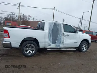 2019 Ram 1500 Big Horn z VIN 1C6SRFFT9KN644984, wystawiony jako IAAI lot #41849314 z przebiegiem 144 812 mil mil oraz . Historia ofert i sprzedaży dostępna na DreamBid. Obrazek 13.