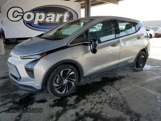 2023 Chevrolet Bolt EV 2LT z VIN 1G1FX6S05P4191156, wystawiony jako Copart lot #56039445 z przebiegiem 69 236 mil mil oraz Nie do naprawy. Historia ofert i sprzedaży dostępna na DreamBid. Obrazek 1.