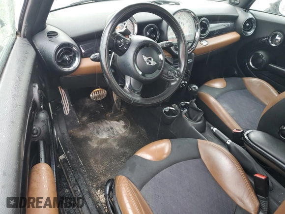 2011 MINI Hardtop S with VIN WMWSV3C56BTY15420, listed as a Copart auction lot 58050875 with 162,145 mi miles and Salvage title. Bid and sale history available at DreamBid. Image 8.