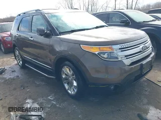 2015 Ford Explorer XLT with VIN 1FM5K8D80FGA52593, listed as a IAAI auction lot 41859159 with 174,256 mi miles. Bid and sale history available at carsss.com. Image 1.
