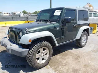 2011 Jeep Wrangler Rubicon z VIN 1J4BA6D11BL556342, wystawiony jako IAAI lot #42465252 z przebiegiem 80 377 mil mil oraz . Historia ofert i sprzedaży dostępna na DreamBid. Obrazek 17.