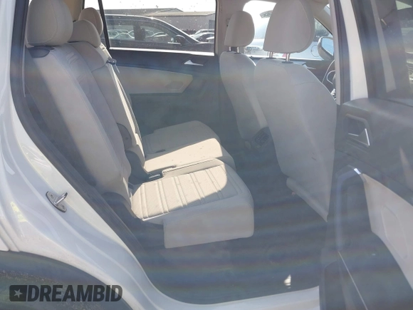 2023 Volkswagen Tiguan S z VIN 3VVRB7AX7PM076426, wystawiony jako IAAI lot #41453269 z przebiegiem 63 478 mil mil oraz . Historia ofert i sprzedaży dostępna na DreamBid. Obrazek 8.