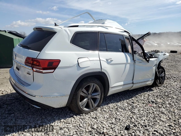 2018 Volkswagen Atlas SE with VIN 1V2PR2CA2JC531879, listed as a Copart auction lot 48014515 with 333,333 mi miles and Clean title. Bid and sale history available at DreamBid. Image 3.