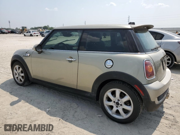2007 MINI Hardtop S z VIN WMWMF73587TL83630, wystawiony jako Copart lot #59423765 z przebiegiem 129 066 mil mil oraz Czysty tytuł • Clean title. Historia ofert i sprzedaży dostępna na DreamBid. Obrazek 2.