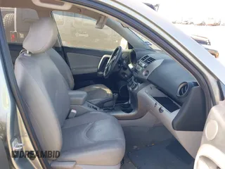 2006 Toyota RAV4 with VIN JTMBD33V865016156, listed as a IAAI auction lot 41998492 with 135,776 mi miles. Bid and sale history available at carsss.com. Image 5.