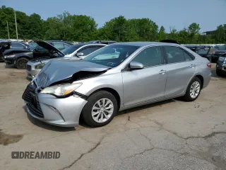 2015 Toyota Camry XLE z VIN 4T4BF1FK2FR512934, wystawiony jako Copart lot #59478725 z przebiegiem 165 935 mil mil oraz Szkoda całkowita • Salvage title. Historia ofert i sprzedaży dostępna na DreamBid. Obrazek 1.