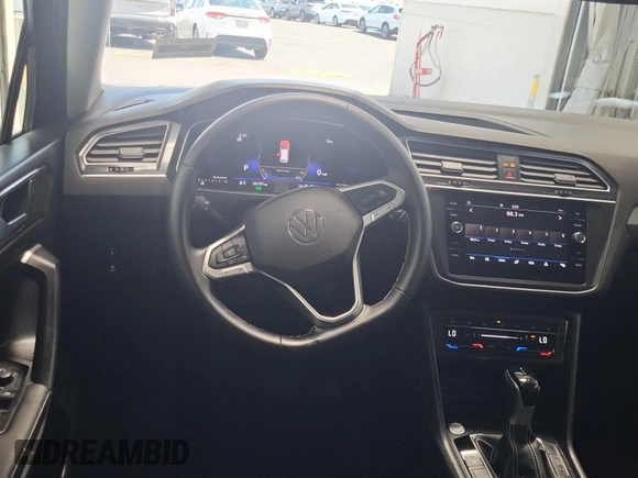 2024 Volkswagen Tiguan SE with VIN 3VV3B7AX5RM107374, listed as a IAAI auction lot 42845196 with 24,195 mi miles and . Bid and sale history available at DreamBid. Image 54.