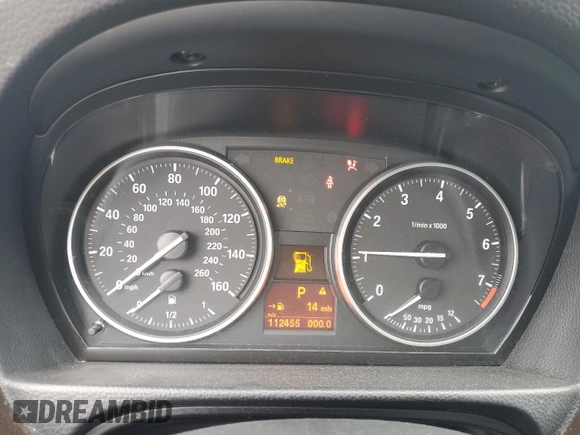 2011 BMW 3 Series 328i xDrive z VIN WBAPK5C59BA995157, wystawiony jako Copart lot #61009055 z przebiegiem 112 455 mil mil oraz Szkoda całkowita • Salvage title. Historia ofert i sprzedaży dostępna na DreamBid. Obrazek 9.