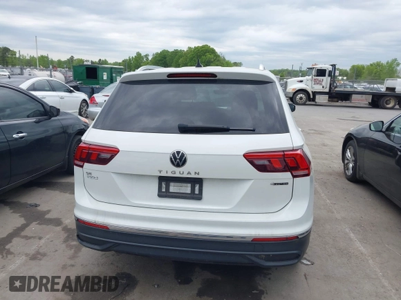 2023 Volkswagen Tiguan SE with VIN 3VVMB7AX0PM036876, listed as a IAAI auction lot 42023415 with 42,003 mi miles and . Bid and sale history available at DreamBid. Image 16.