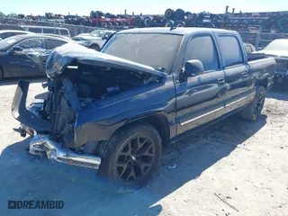 2006 Chevrolet Silverado 1500 LT1 with VIN 2GCEC13T061211835, listed as a IAAI auction lot 41678812 with 162,590 mi miles. Bid and sale history available at carsss.com. Image 2.