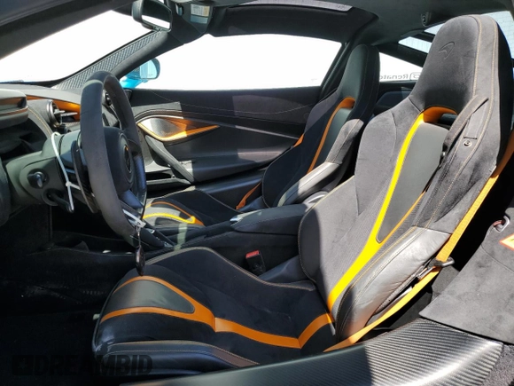 2018 McLaren 720S z VIN SBM14DCA4JW001419, wystawiony jako Copart lot #46887135 z przebiegiem 45 076 mil mil oraz Szkody całkowita. Historia ofert i sprzedaży dostępna na DreamBid. Obrazek 7.