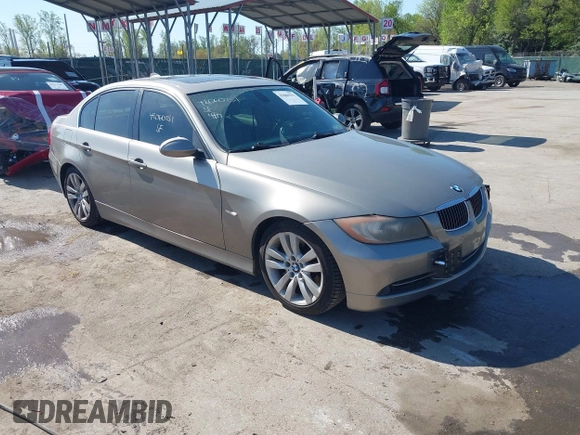 2008 BMW 3 Series 335i z VIN WBAVB77568NH78845, wystawiony jako IAAI lot #42060251 z przebiegiem 221 455 mil mil oraz . Historia ofert i sprzedaży dostępna na DreamBid. Obrazek 1.