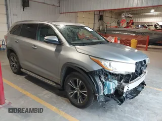 2016 Toyota Highlander XLE z VIN 5TDKKRFH4GS143724, wystawiony jako IAAI lot #42107585 z przebiegiem 211 342 mil mil oraz . Historia ofert i sprzedaży dostępna na DreamBid. Obrazek 1.
