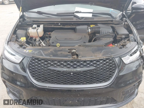 2024 Chrysler Pacifica Limited with VIN 2C4RC3GG1RR134781, listed as a IAAI auction lot 42070717 with 60,533 mi miles and . Bid and sale history available at DreamBid. Image 10.