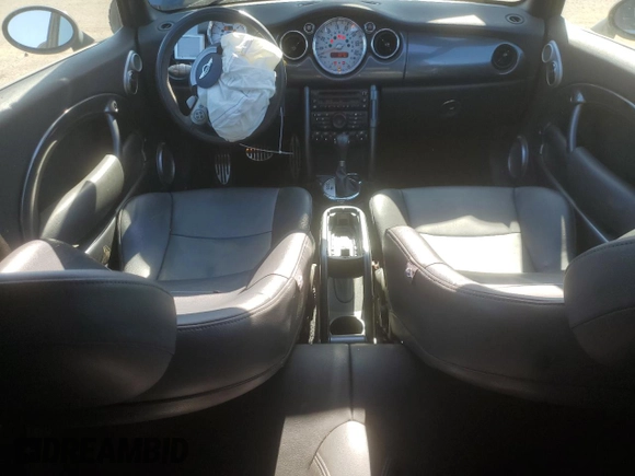2007 MINI Convertible S z VIN WMWRH33507TL95604, wystawiony jako Copart lot #53272395 z przebiegiem 94 957 mil mil oraz Szkoda całkowita • Salvage title. Historia ofert i sprzedaży dostępna na DreamBid. Obrazek 8.