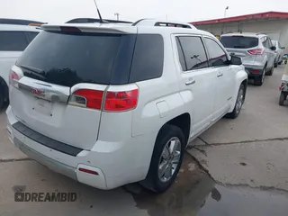2013 GMC Terrain Denali z VIN 2GKALYEK2D6146776, wystawiony jako IAAI lot #42294845 z przebiegiem 142 512 mil mil oraz . Historia ofert i sprzedaży dostępna na DreamBid. Obrazek 4.
