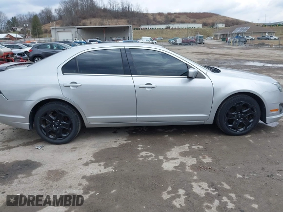 2010 Ford Fusion SE with VIN 3FAHP0HA3AR295047, listed as a IAAI auction lot 41685107 with 131,999 mi miles. Bid and sale history available at carsss.com. Image 13.