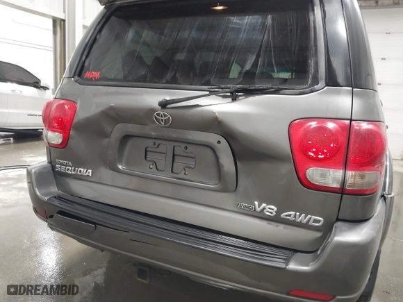 2006 Toyota Sequoia Limited with VIN 5TDBT48A06S275409, listed as a IAAI auction lot 41766094 with 149,718 mi miles. Bid and sale history available at carsss.com. Image 6.
