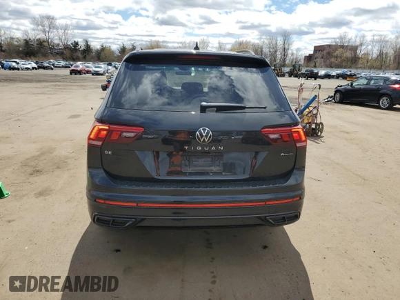 2022 Volkswagen Tiguan SE R-Line Black z VIN 3VV8B7AX9NM118989, wystawiony jako Copart lot #53507765 z przebiegiem 41 852 mil mil oraz Szkoda całkowita • Salvage title. Historia ofert i sprzedaży dostępna na DreamBid. Obrazek 6.