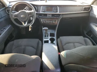 2017 Kia Optima LX z VIN 5XXGT4L35HG165653, wystawiony jako Copart lot #85765954 z przebiegiem 130 135 mil mil oraz Szkoda całkowita • Salvage title. Historia ofert i sprzedaży dostępna na DreamBid. Obrazek 8.