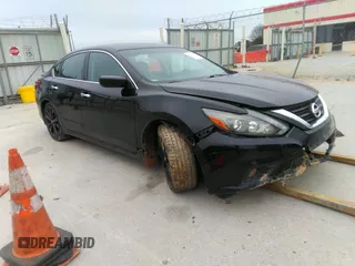 2017 Nissan Altima SV with VIN 1N4AL3APXHC217113, listed as a IAAI auction lot 41371669 with 109,897 mi miles and . Bid and sale history available at carsss.com. Image 1.