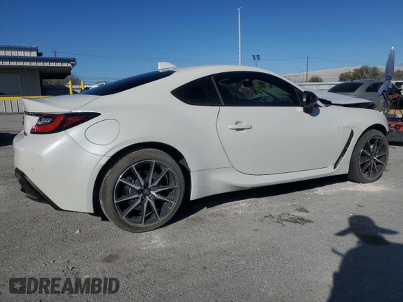 2024 Toyota 86 with VIN JF1ZNBB19R8753377, listed as a Copart auction lot 44707145 with 6,039 mi miles and Salvage Title. Bid and sale history available at DreamBid. Image 3.