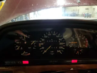 1985 Mercedes-Benz 500 with VIN WDBCA37D0FA178223, listed as a Copart auction lot 72743444 with 230,810 mi miles and Clean Title. Bid and sale history available at carsss.com. Image 9.