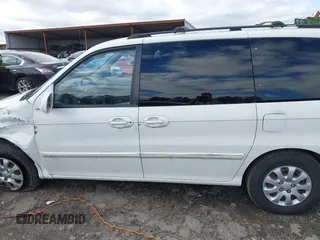 2005 Kia Sedona LX with VIN KNDUP132356708456, listed as a IAAI auction lot 41220936 with 172,960 mi miles. Bid and sale history available at carsss.com. Image 14.