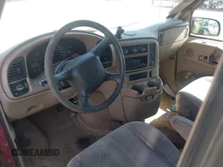 1998 GMC Safari z VIN 1GKDM19W7WB540093, wystawiony jako IAAI lot #42003889 z przebiegiem 214 439 mil mil oraz . Historia ofert i sprzedaży dostępna na DreamBid. Obrazek 5.