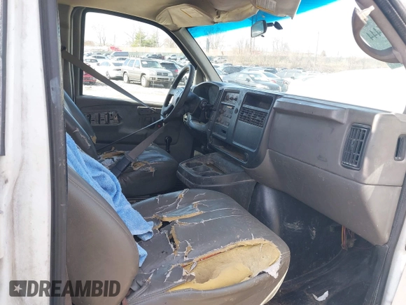 2006 Chevrolet Express Cargo Van with VIN 1GCFG15X861106359, listed as a IAAI auction lot 41847444 with 240,417 mi miles. Bid and sale history available at carsss.com. Image 5.