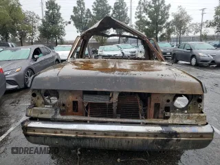1989 Ford Bronco XL with VIN 1FMEU15N0KLA35090, listed as a Copart auction lot 44452765 with 0 mi miles and Non Repairable. Bid and sale history available at carsss.com. Image 5.