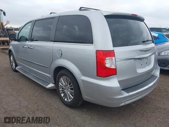 2011 Chrysler Town & Country Limited z VIN 2A4RR6DGXBR624477, wystawiony jako IAAI lot #42151890 z przebiegiem Nie podano mil oraz . Historia ofert i sprzedaży dostępna na DreamBid. Obrazek 3.
