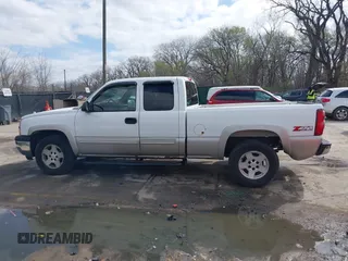 2005 Chevrolet Silverado 1500 Z71 with VIN 1GCEK19Z15Z182852, listed as a IAAI auction lot 41891082 with 182,839 mi miles and . Bid and sale history available at DreamBid. Image 15.