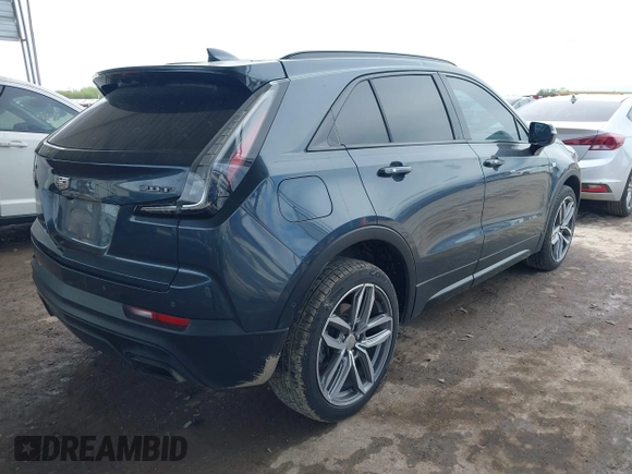 2019 Cadillac XT4 FWD Sport z VIN 1GYFZER49KF215843, wystawiony jako IAAI lot #41912861 z przebiegiem 102 922 mil mil oraz . Historia ofert i sprzedaży dostępna na DreamBid. Obrazek 4.