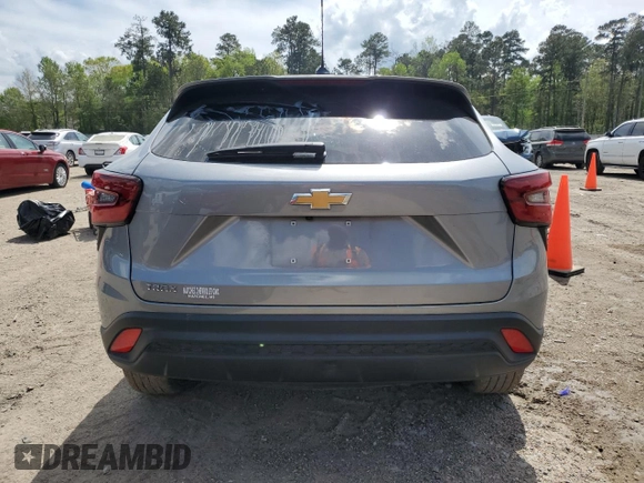 2025 Chevrolet Trax LS with VIN KL77LFEP6SC125131, listed as a Copart auction lot 50564795 with 9,460 mi miles and Salvage Title. Bid and sale history available at DreamBid. Image 6.