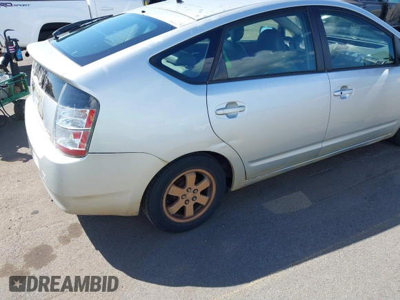 2004 Toyota Prius with VIN JTDKB20U240091747, listed as a IAAI auction lot 41622586 with 241,365 mi miles. Bid and sale history available at carsss.com. Image 6.