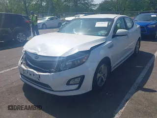 2014 Kia Optima LX z VIN KNAGM4AD8E5076052, wystawiony jako IAAI lot #42170715 z przebiegiem 111 448 mil mil oraz . Historia ofert i sprzedaży dostępna na DreamBid. Obrazek 2.