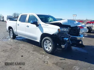 2021 Chevrolet Silverado 1500 LT with VIN 1GCUYDED2MZ377265, listed as a IAAI auction lot 41392703 with 109,352 mi miles. Bid and sale history available at carsss.com. Image 1.