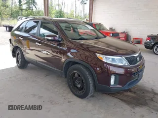 2014 Kia Sorento LX с VIN 5XYKT3A63EG518755, выставлен на аукционе IAAI как лот 42550021 с пробегом 93 763 миль миль и . История ставок и продаж доступна на DreamBid. Изображение 1.