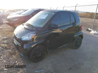 2009 Smart fortwo Pure с VIN WMEEJ31X69K331684, выставлен на аукционе IAAI как лот 41770804 с пробегом 112 611 миль миль и . История ставок и продаж доступна на DreamBid. Изображение 2.