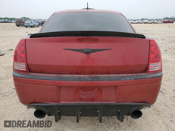 2008 Chrysler 300 C Hemi z VIN 2C3KA63HX8H281729, wystawiony jako Copart lot #51831955 z przebiegiem 217 551 mil mil oraz Szkoda całkowita • Salvage title. Historia ofert i sprzedaży dostępna na DreamBid. Obrazek 6.