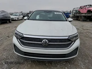 2024 Volkswagen Jetta SE with VIN 3VW7M7BU3RM061457, listed as a Copart auction lot 48192635 with 949 mi miles and Non repairable. Bid and sale history available at DreamBid. Image 5.