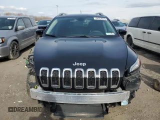 2018 Jeep Cherokee Latitude with VIN 1C4PJMCBXJD531877, listed as a Copart auction lot 49323624 with 85,275 mi miles and Salvage title. Bid and sale history available at DreamBid. Image 5.