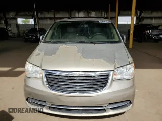 2014 Chrysler Town & Country Touring L 30th Anniversary with VIN 2C4RC1CG4ER146461, listed as a Copart auction lot 58491645 with 112,668 mi miles and Clean title. Bid and sale history available at DreamBid. Image 5.