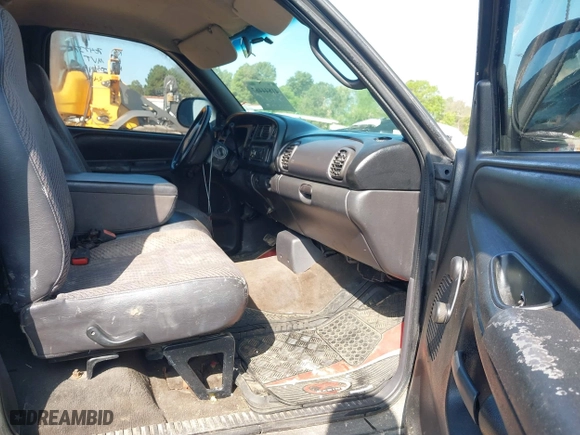 1994 Dodge Ram 1500 with VIN 1B7HC16YXRS704737, listed as a IAAI auction lot 41844467 with 207,610 mi miles. Bid and sale history available at carsss.com. Image 5.